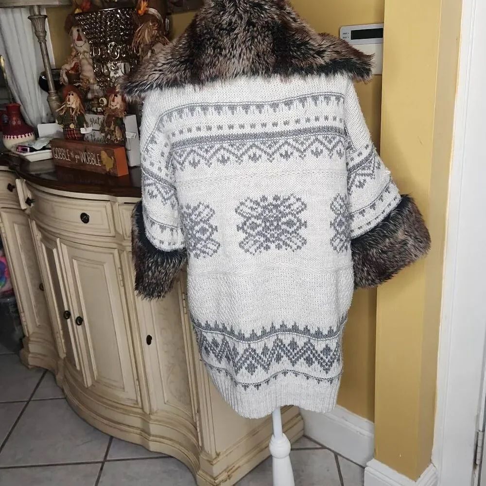 Boston proper gray faux fur sweater coat women's size S - Picture 3 of 4